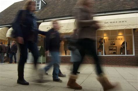 bicester village opening times christmas.